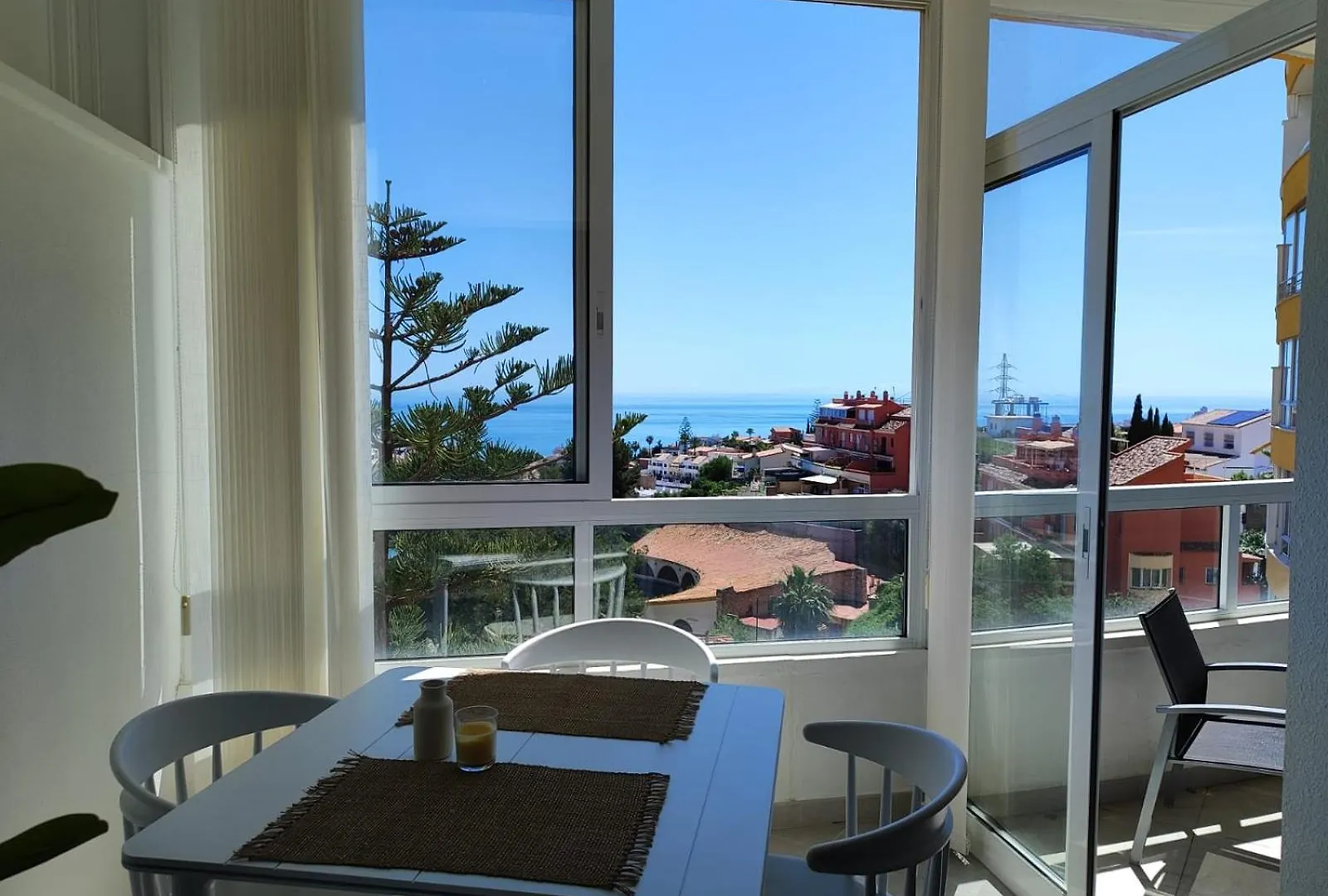 Alessandra 2 Sea View Apartment Fuengirola