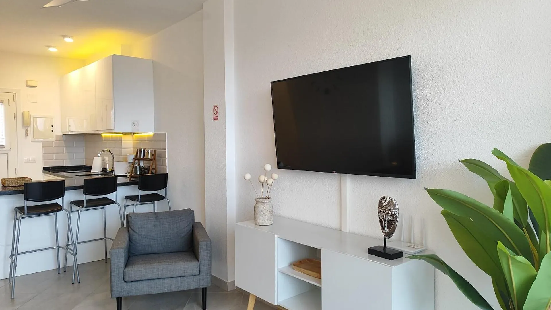 Alessandra 2 Sea View Apartment Fuengirola