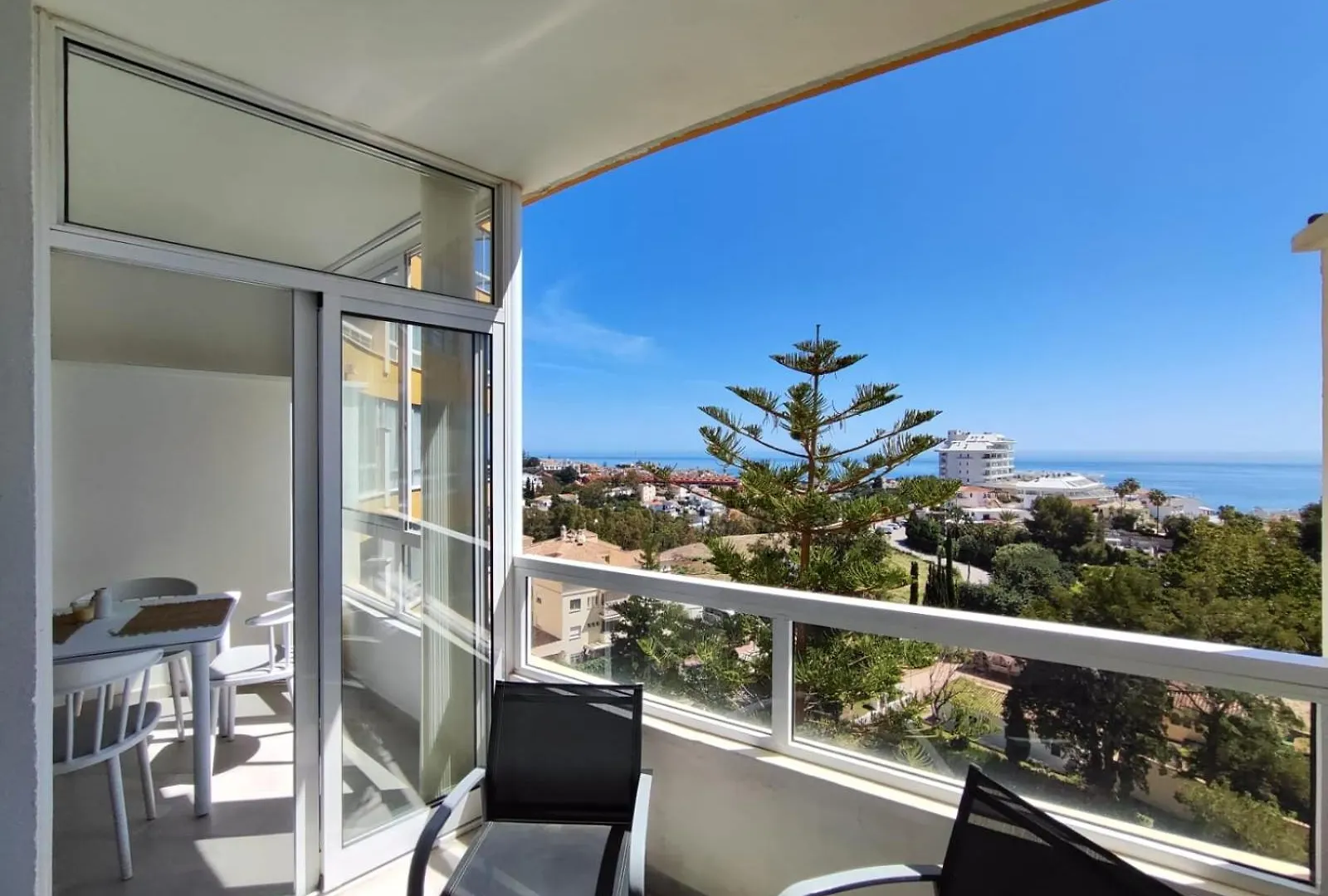 Alessandra 2 Sea View Apartment Fuengirola