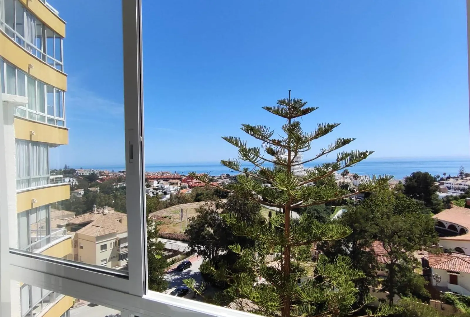 Alessandra 2 Sea View Apartment Fuengirola